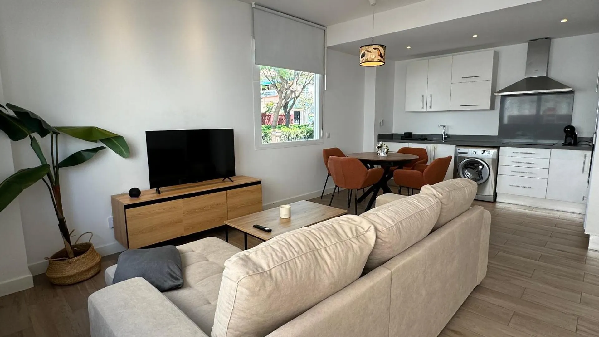 Casa Con Terraza Cerca De La Playa 6 Personas Daire Málaga